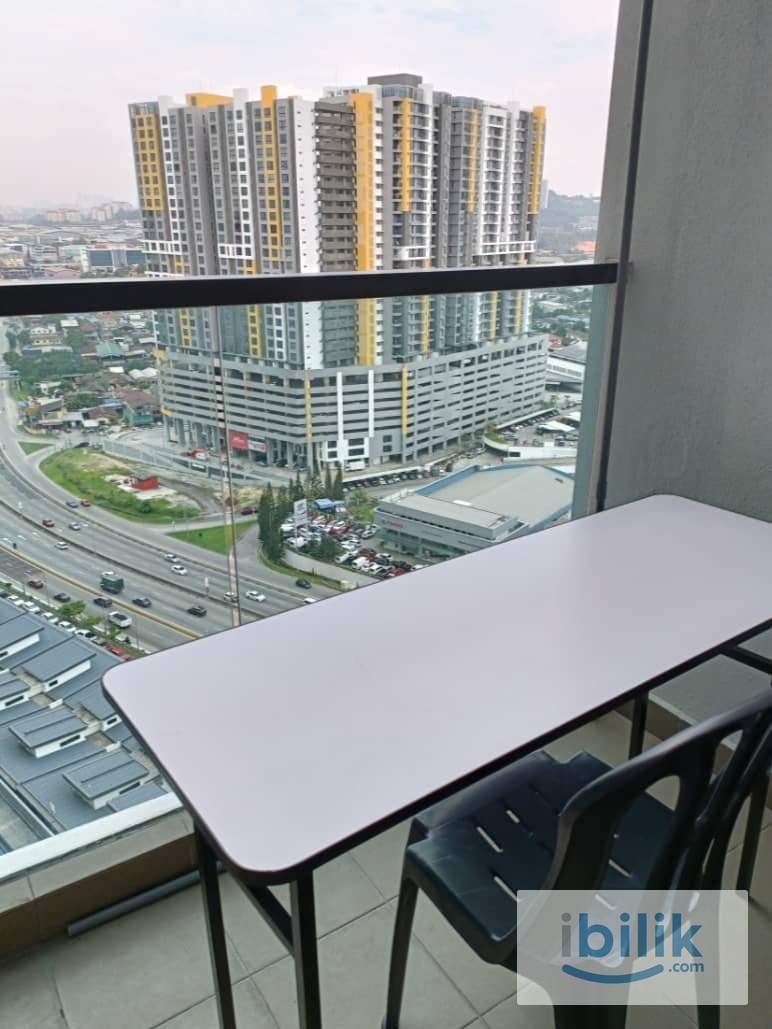 Balcony room for rent in Symphony tower Balakong, Near to c180 trader square, Seri Kembangan  - Image 1