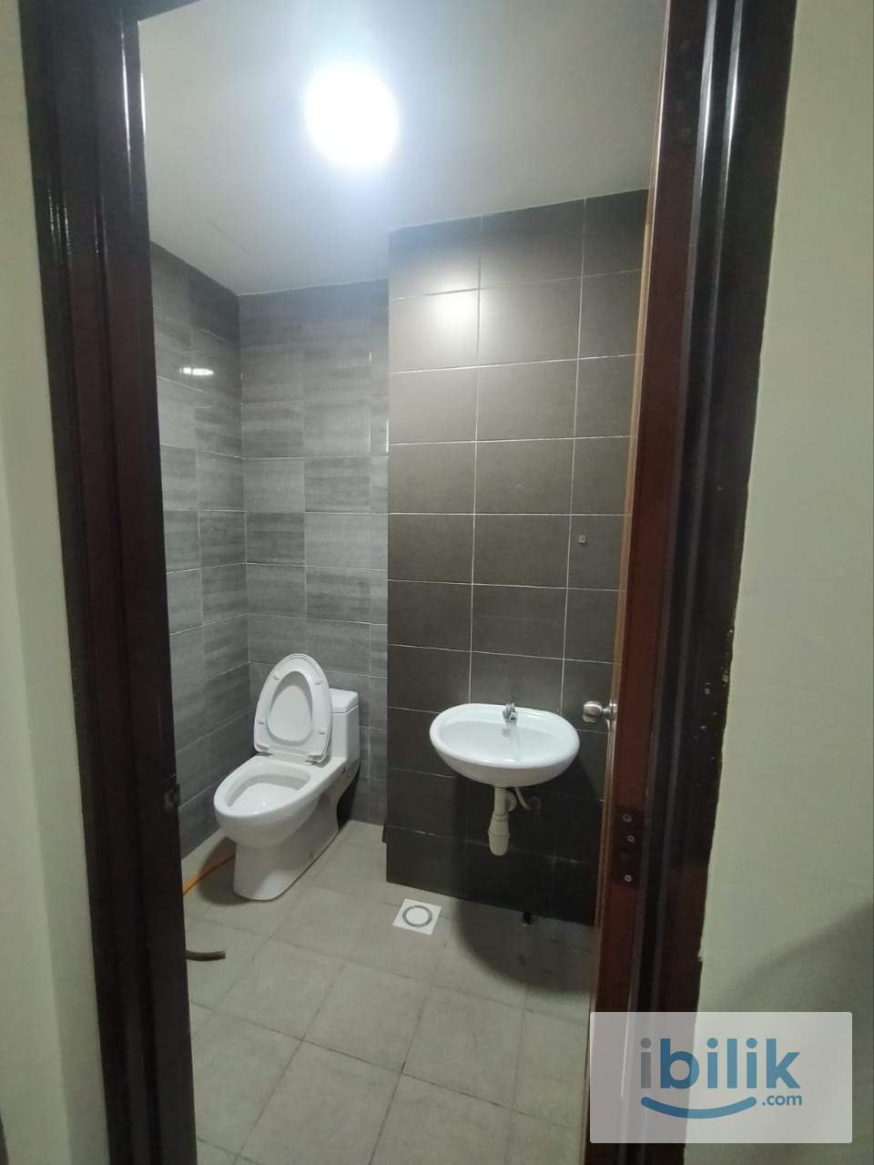 Single room no aircond for rent at Symphony tower Balakong, C180 cheras Trader Square, Amerin Mall  - Image 2
