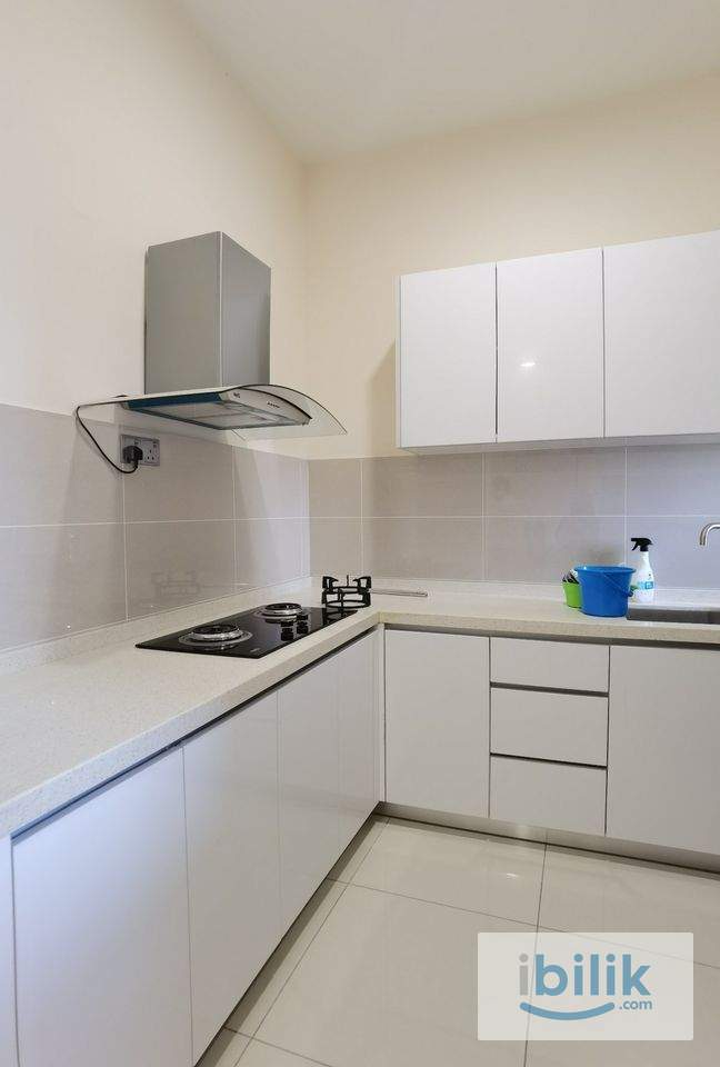 Middle room for rent at J dupion link bridge to MRT Tmn Pertama, Velocity, Maluri - Image 3