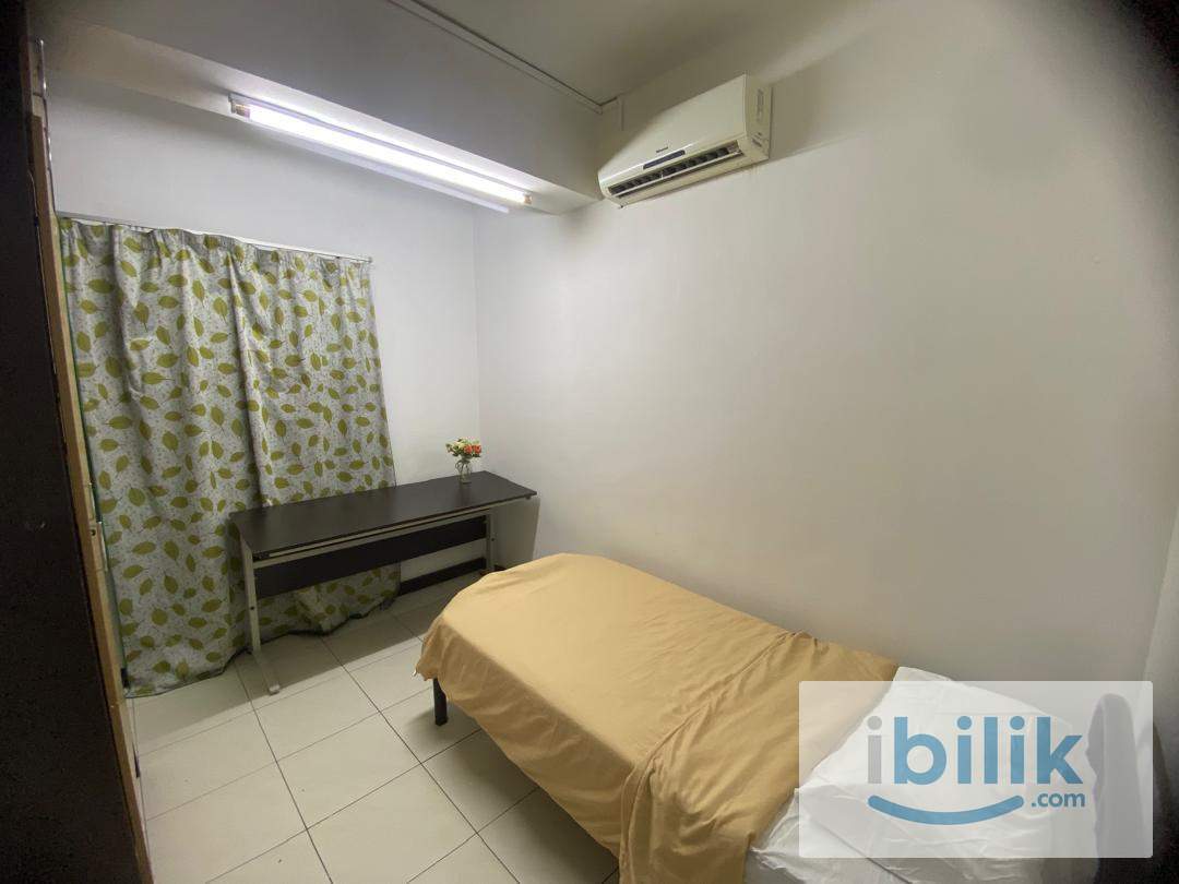 Male Middle Furnished Room🚶🏻 Walk To Segi/MRT KD🏊🏼Full Condo Facilties🧹Weekly Cleaning & Free Wifi - Image 1