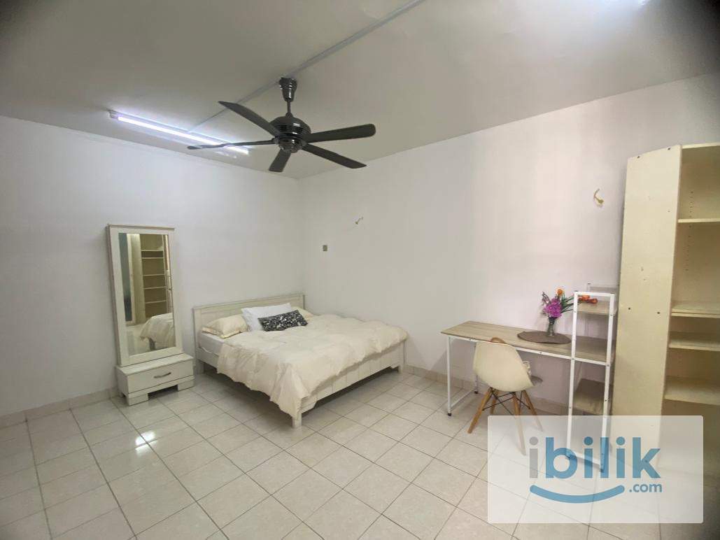 Actual Picture Big Nice Furnished Room 🚶🏻Walk to MRT Surian/IOI Damansara/Giza🏊🏼Weekly Cleaning🧹Free Wifi - Image 3