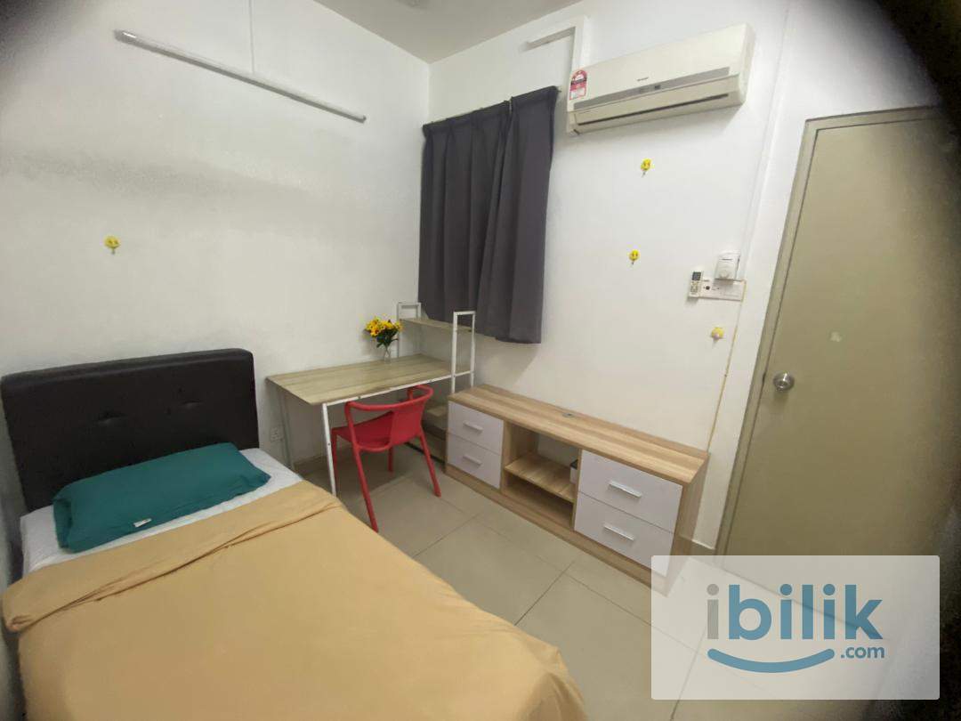 Rare Find Perfect Choice Furnished Male Room 🚶🏻Walk to LRT Ara Damansara🏊🏼 Weekly Cleaning & Free Wifi - Image 1