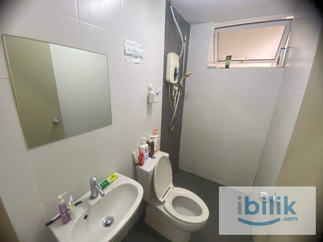 Rare Find Perfect Choice Furnished Male Room 🚶🏻Walk to LRT Ara Damansara🏊🏼 Weekly Cleaning & Free Wifi - Image 3