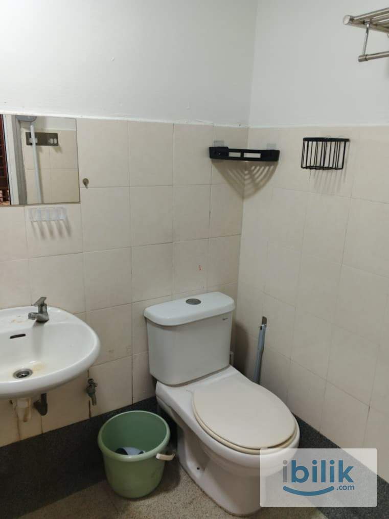 Palm spring kota damansara Female unit master room for rent - Image 4