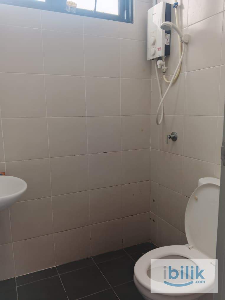 Single Room at Glomac Centro, Bandar Utama - Image 4