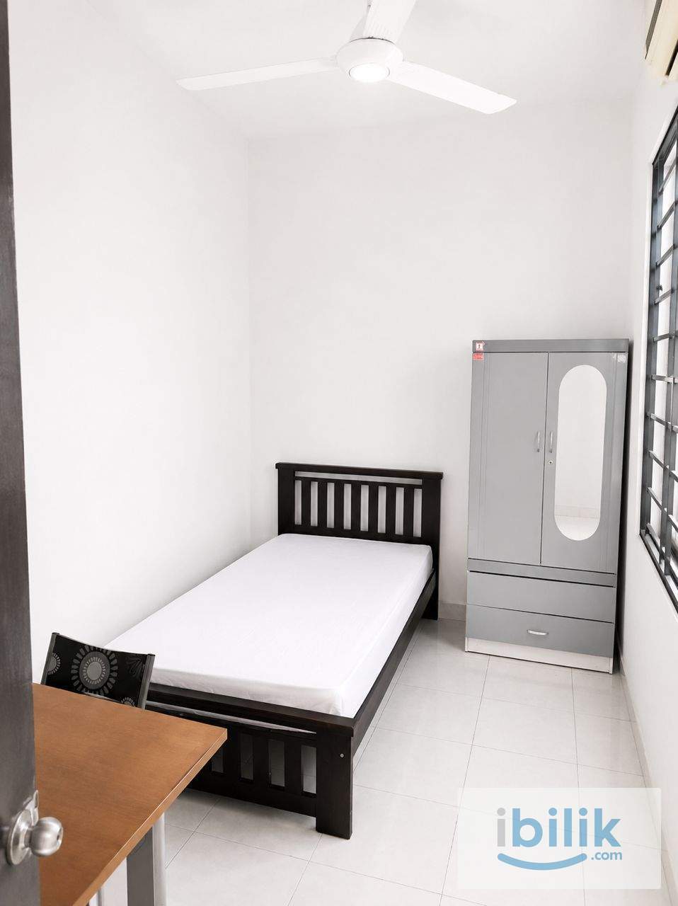 Cozy Female Master Room In SS16 - Image 4