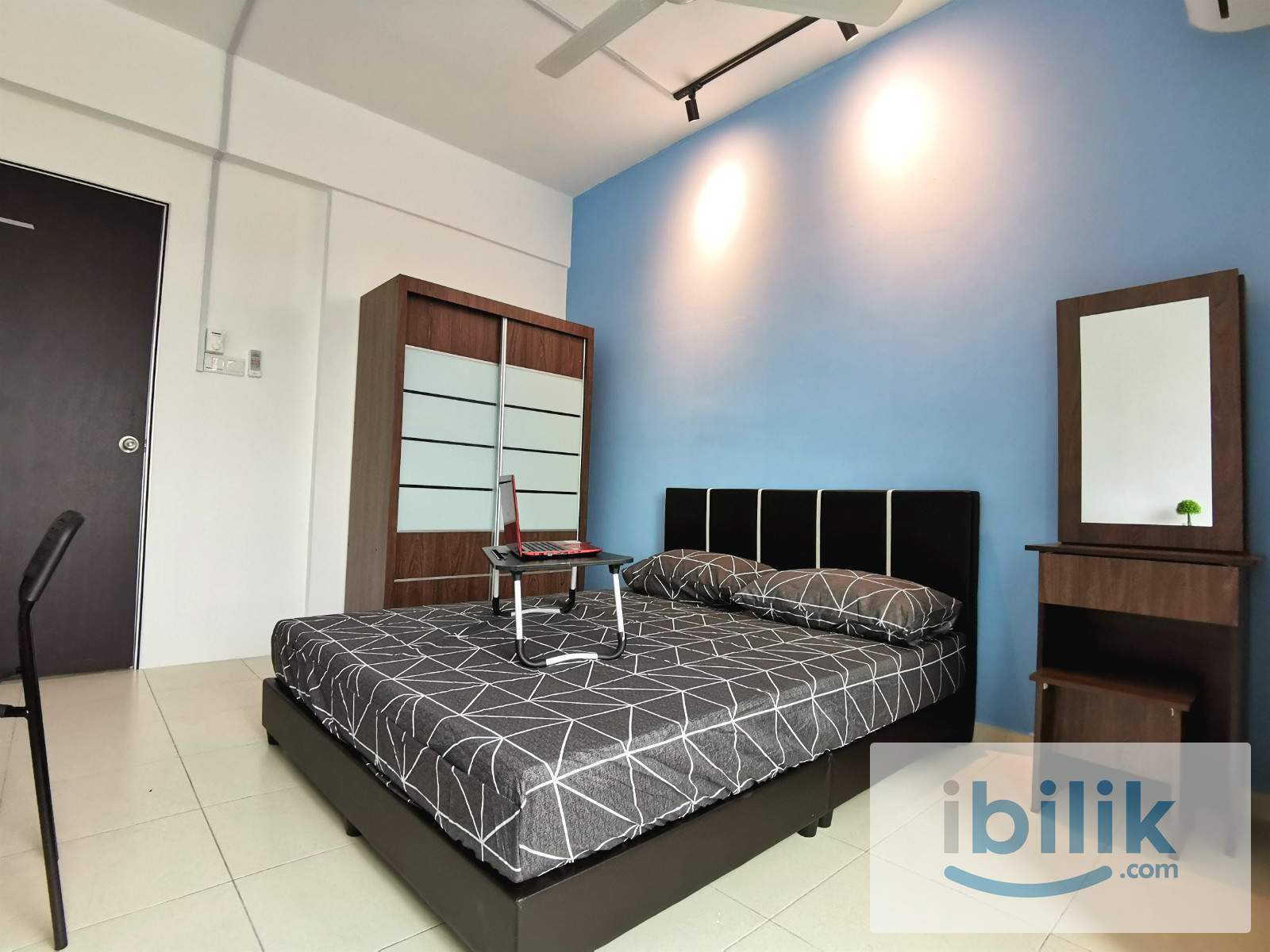 Fully Furnished Middle Room at Arena Residences, Bayan Baru - Image 2
