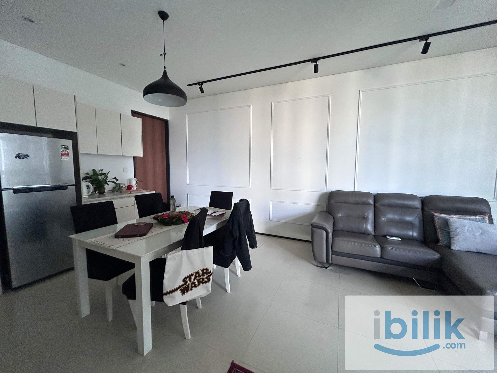Middle Room - Image 3