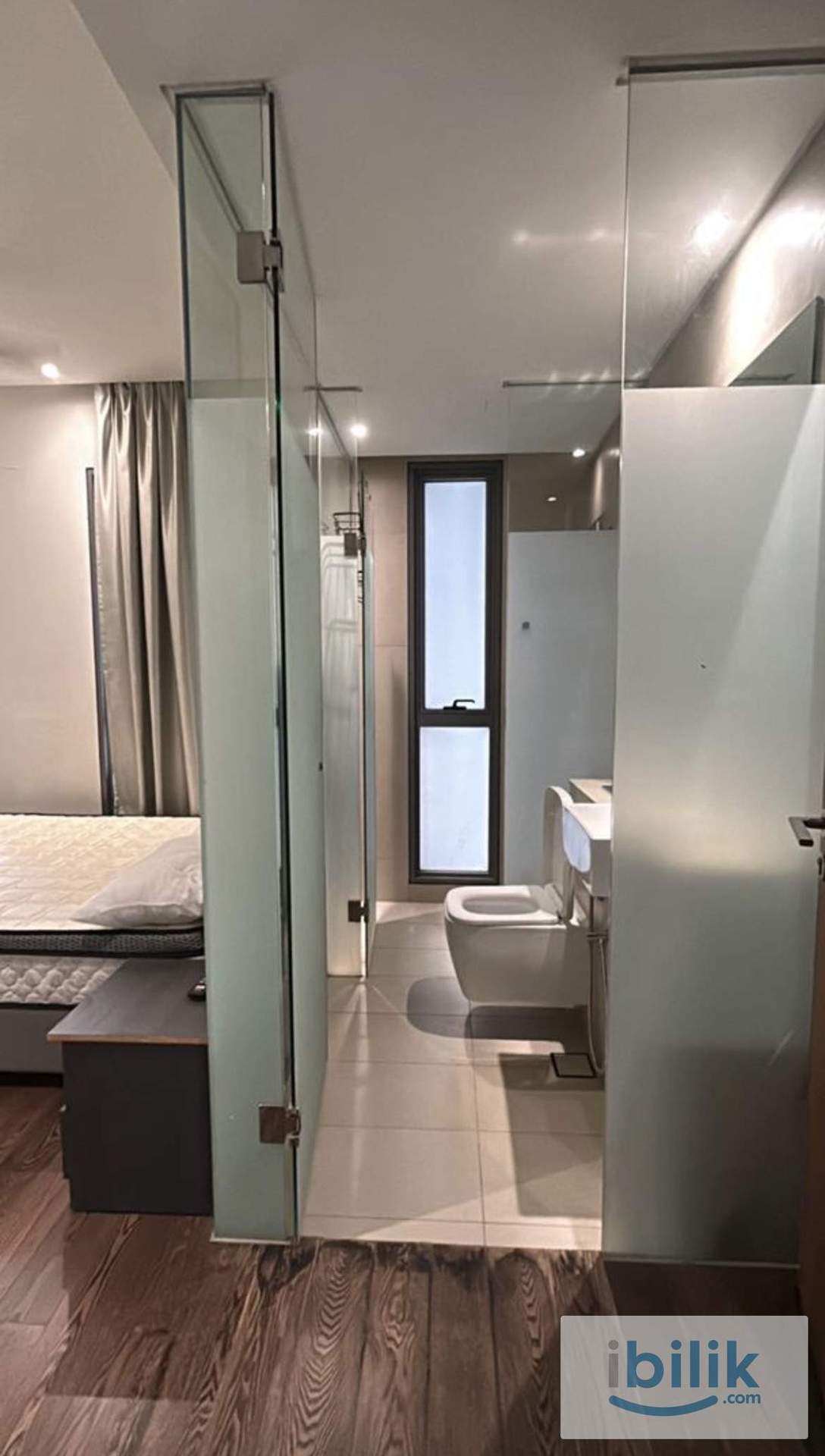 Middle Room - Image 6