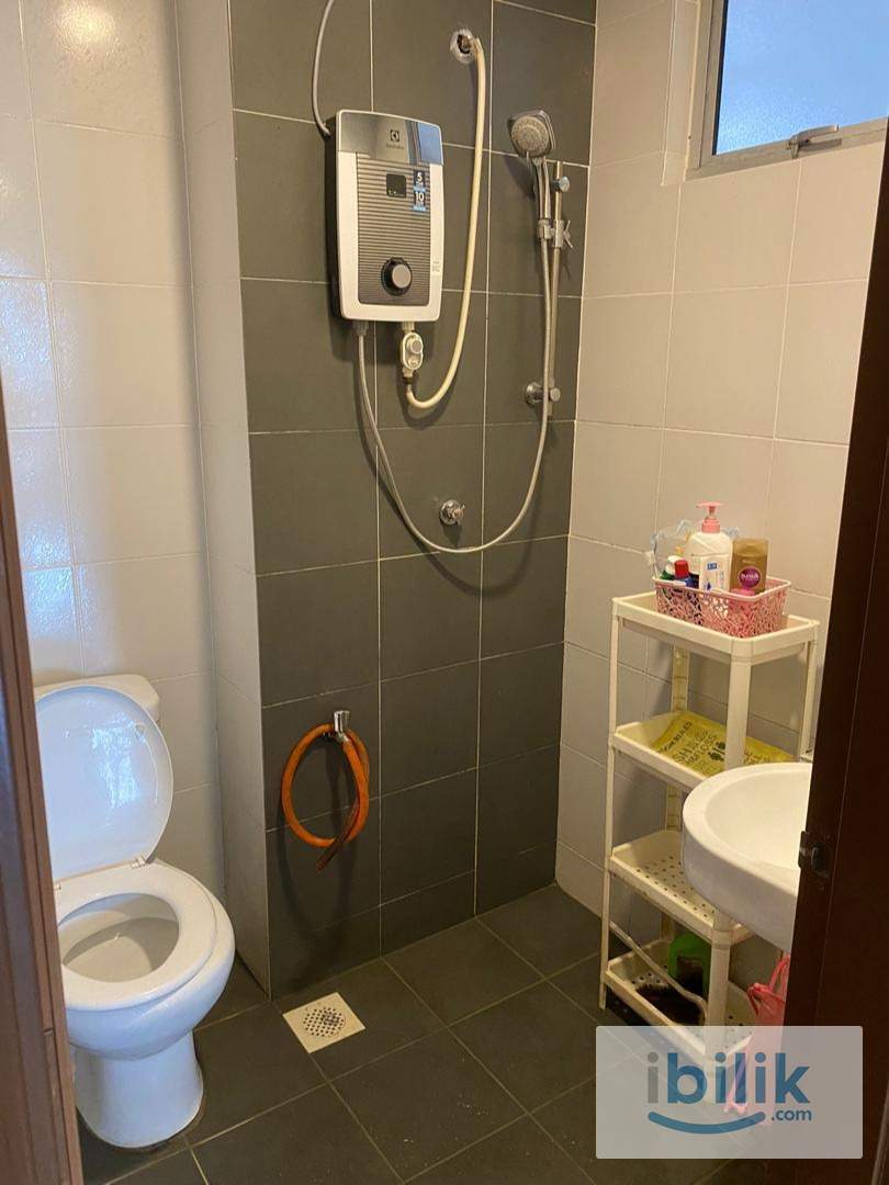 Muslim Female Medium Room for Rent – Comfortable, Safe & Affordable  - Image 4