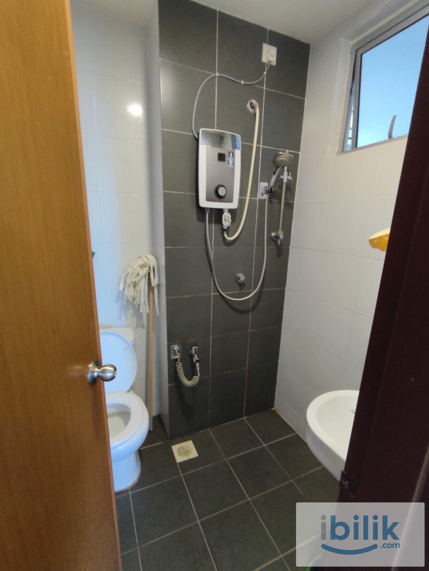 Muslim Female Medium Room for Rent  - Image 1