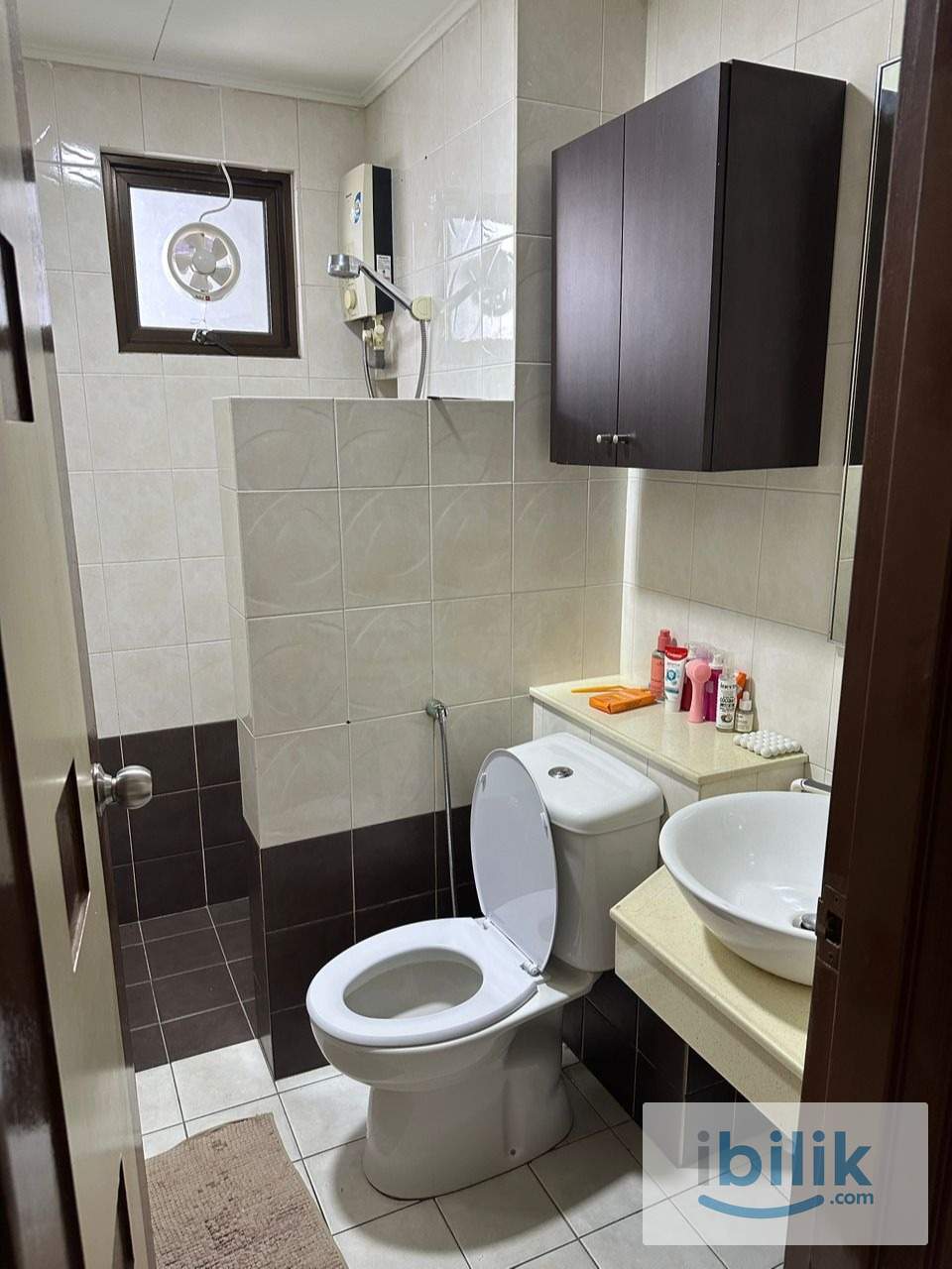 FULL FURNISHED FEMALE MASTER ROOM + PRIVATE TOILET | CASA KIARA 1 - Image 5