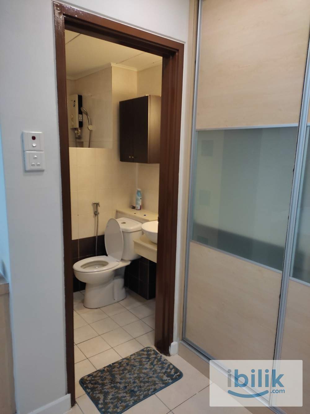 FULL FURNISHED FEMALE MASTER ROOM WITH PRIVATE TOILET CASA KIARA 1, MONT KIARA FEMALE ONLY - Image 3