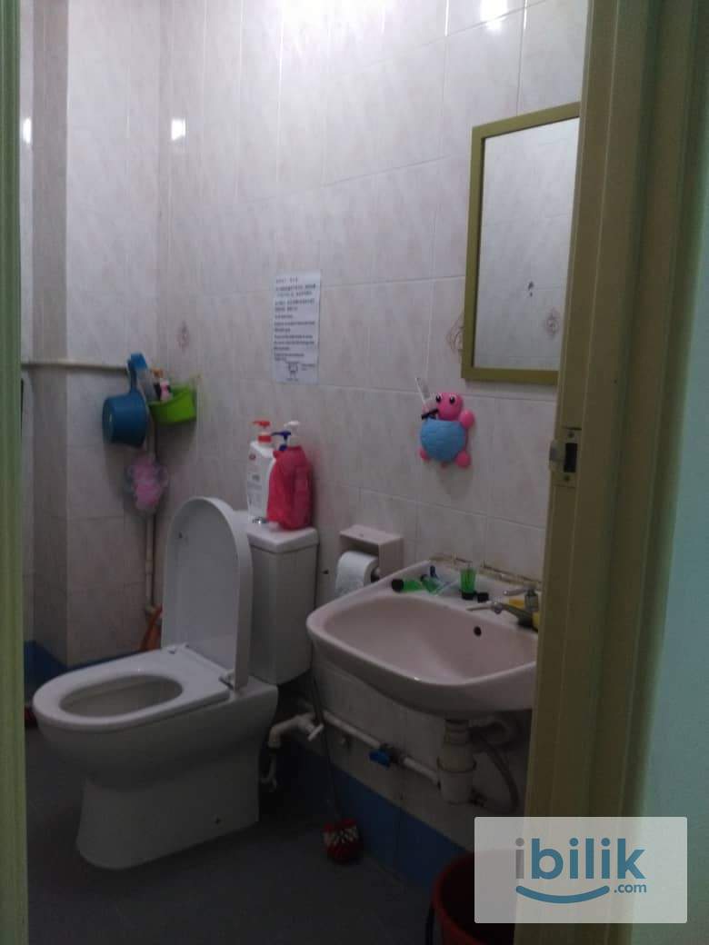 MEDIUM BEDROOM - Image 6