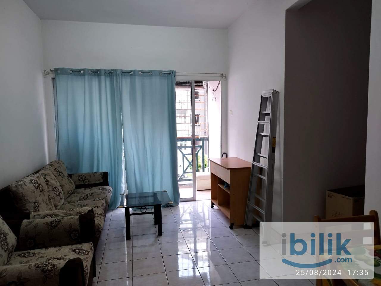 MEDIUM BEDROOM - Image 8