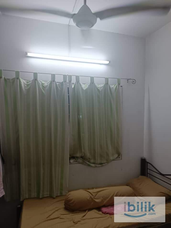 SMALL BEDROOM - Image 4
