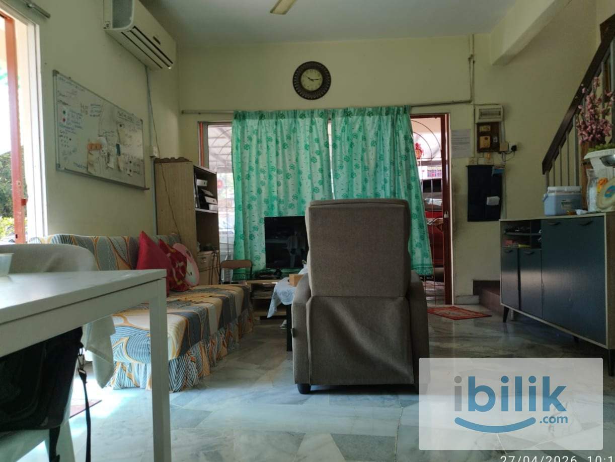 MEDIUM BEDROOM - Image 5