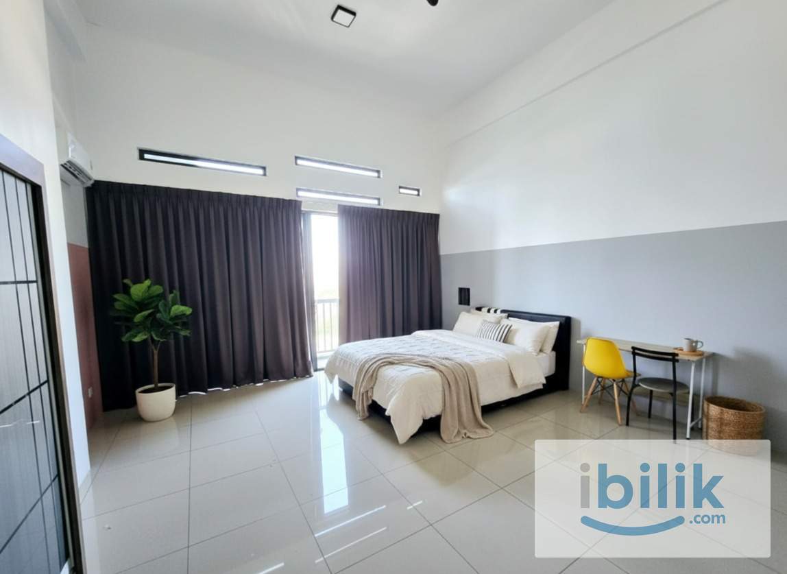 Spacious Balcony Room at Jelutong Penang‼️🤩 (Near B.Lepas FIZ, Egate) - Image 1