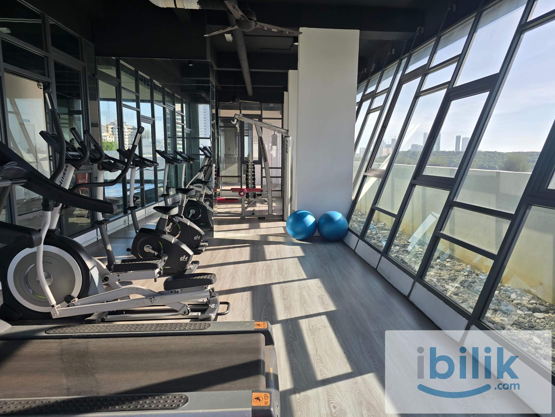 Spacious Balcony Room at Jelutong Penang‼️🤩 (Near B.Lepas FIZ, Egate) - Image 4