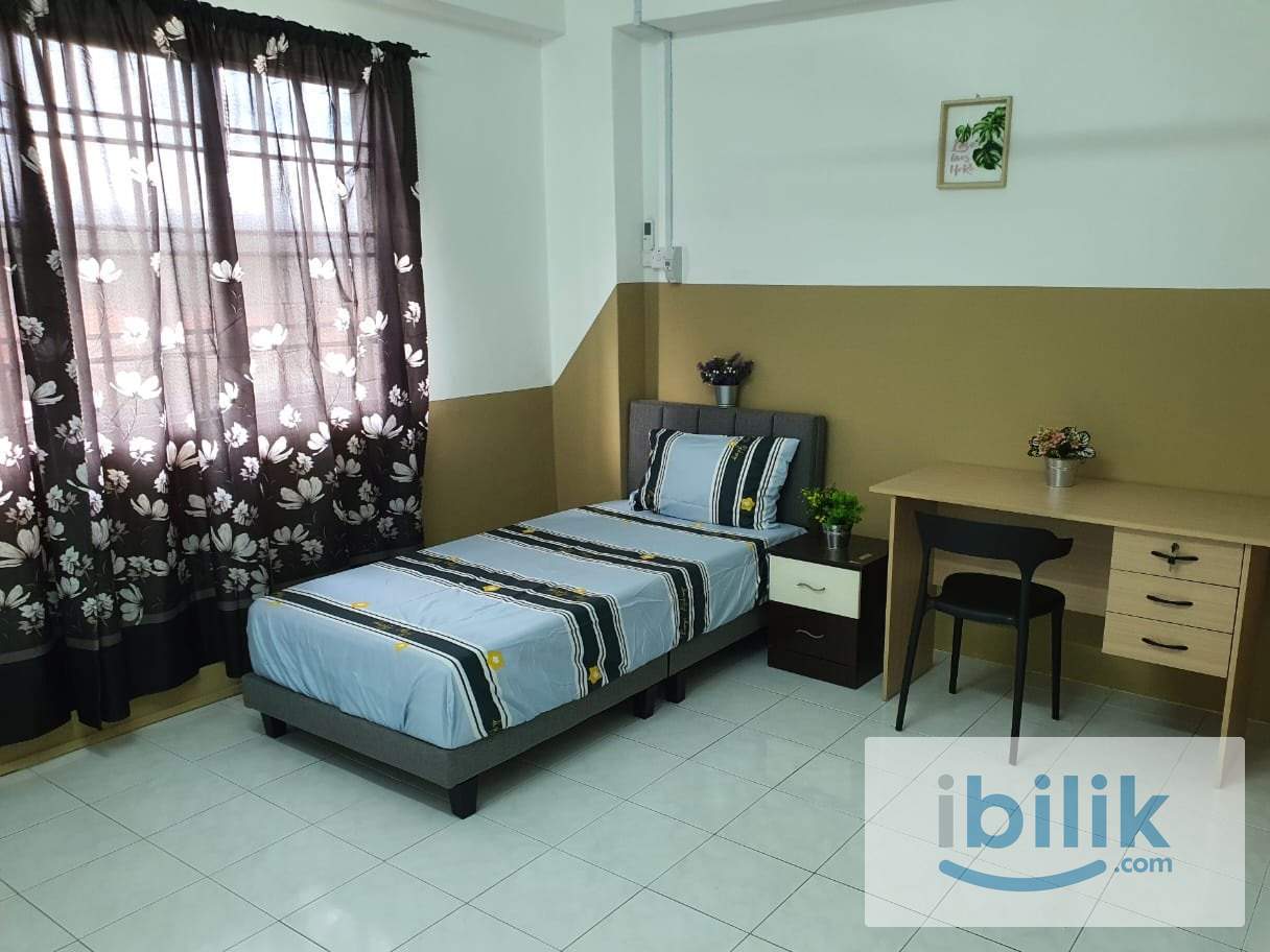Fully furnished master room with private bathroom/ MRT/ UTAR Sg Long Kajang - Image 1