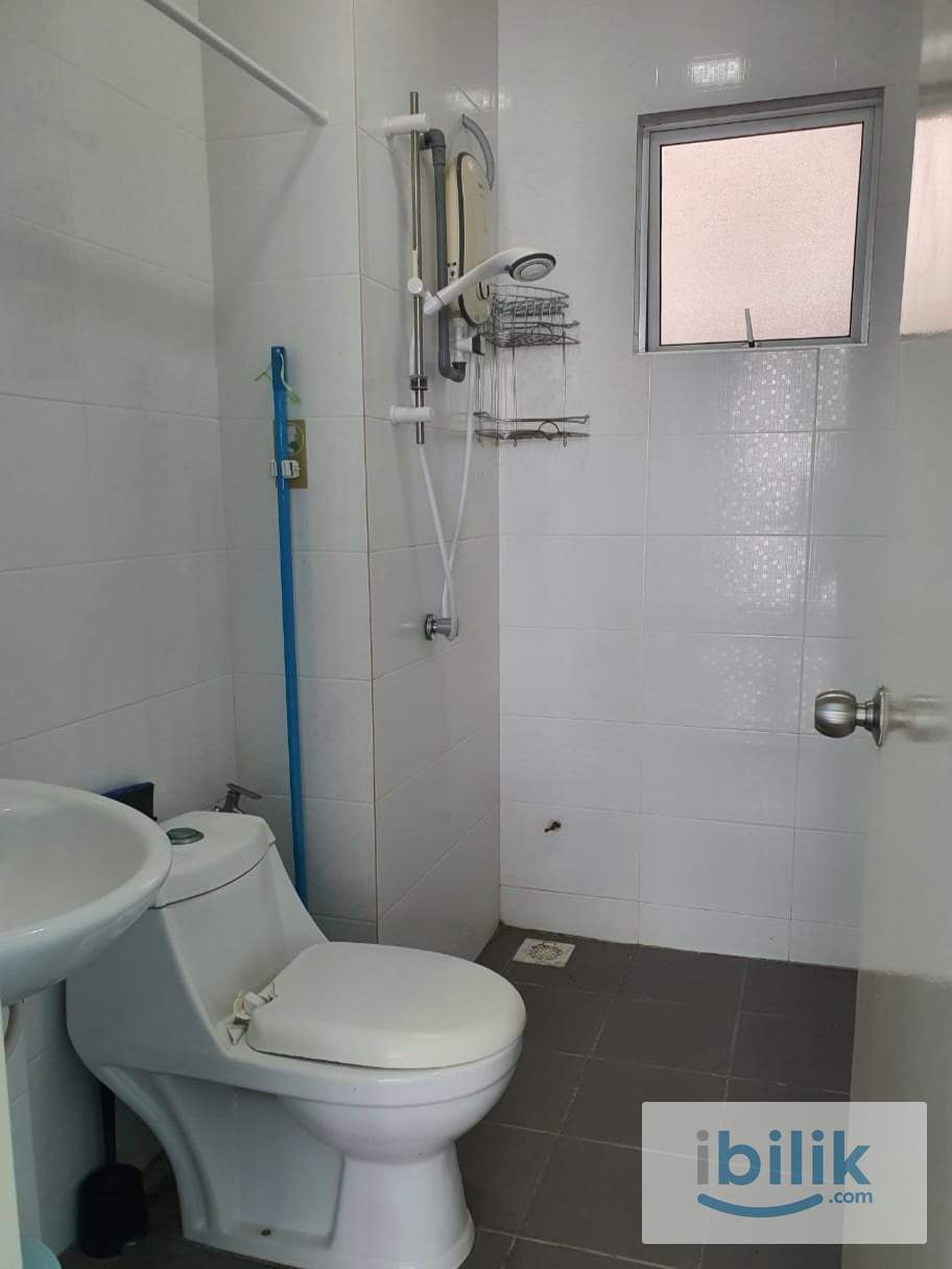 Fully furnished master room with private bathroom/ MRT/ UTAR Sg Long Kajang - Image 9