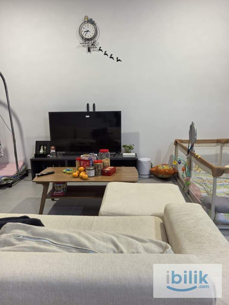 Master Bedroom - Image 1