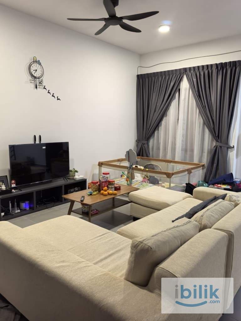 Master Bedroom - Image 2