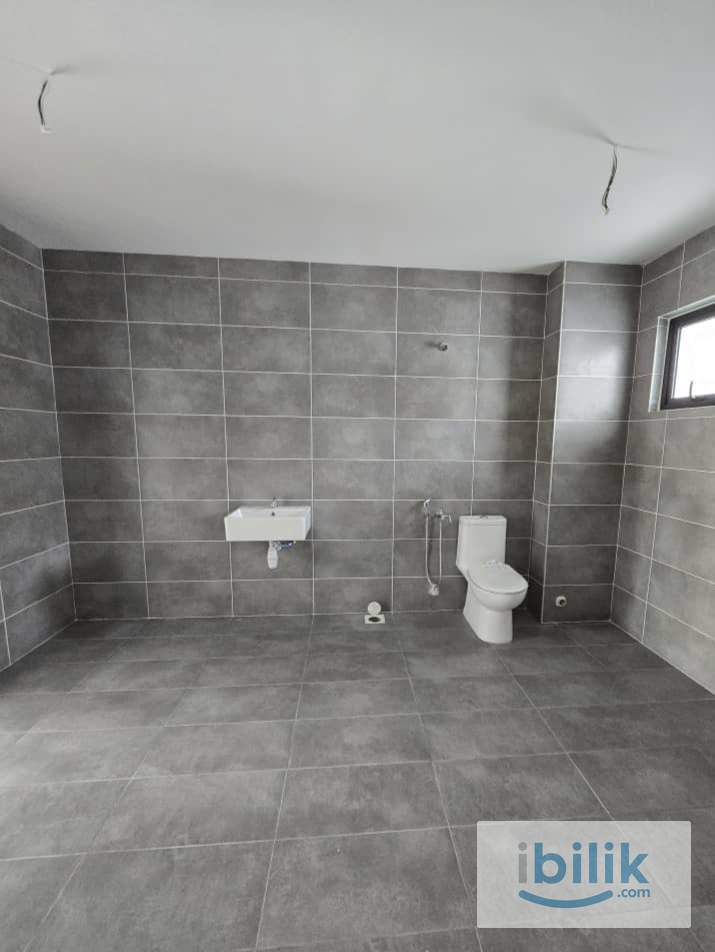 Master Bedroom - Image 3