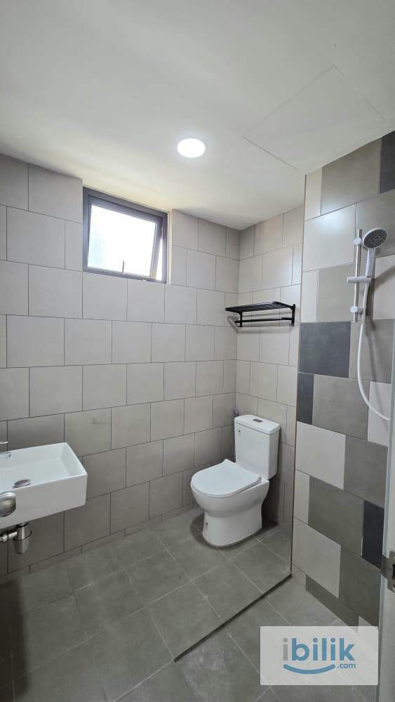 Master room for rent at Helix2, PJS - Image 4