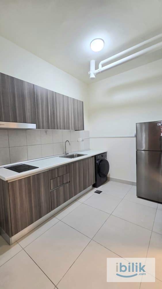 Edusphere Suites, Middle room for rent, Cyberjaya - Image 4
