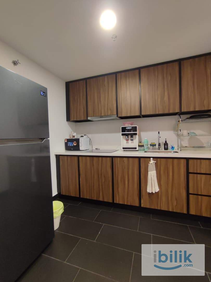 Middle Balcony room for rent at UNA Serviced Apartment - Image 4