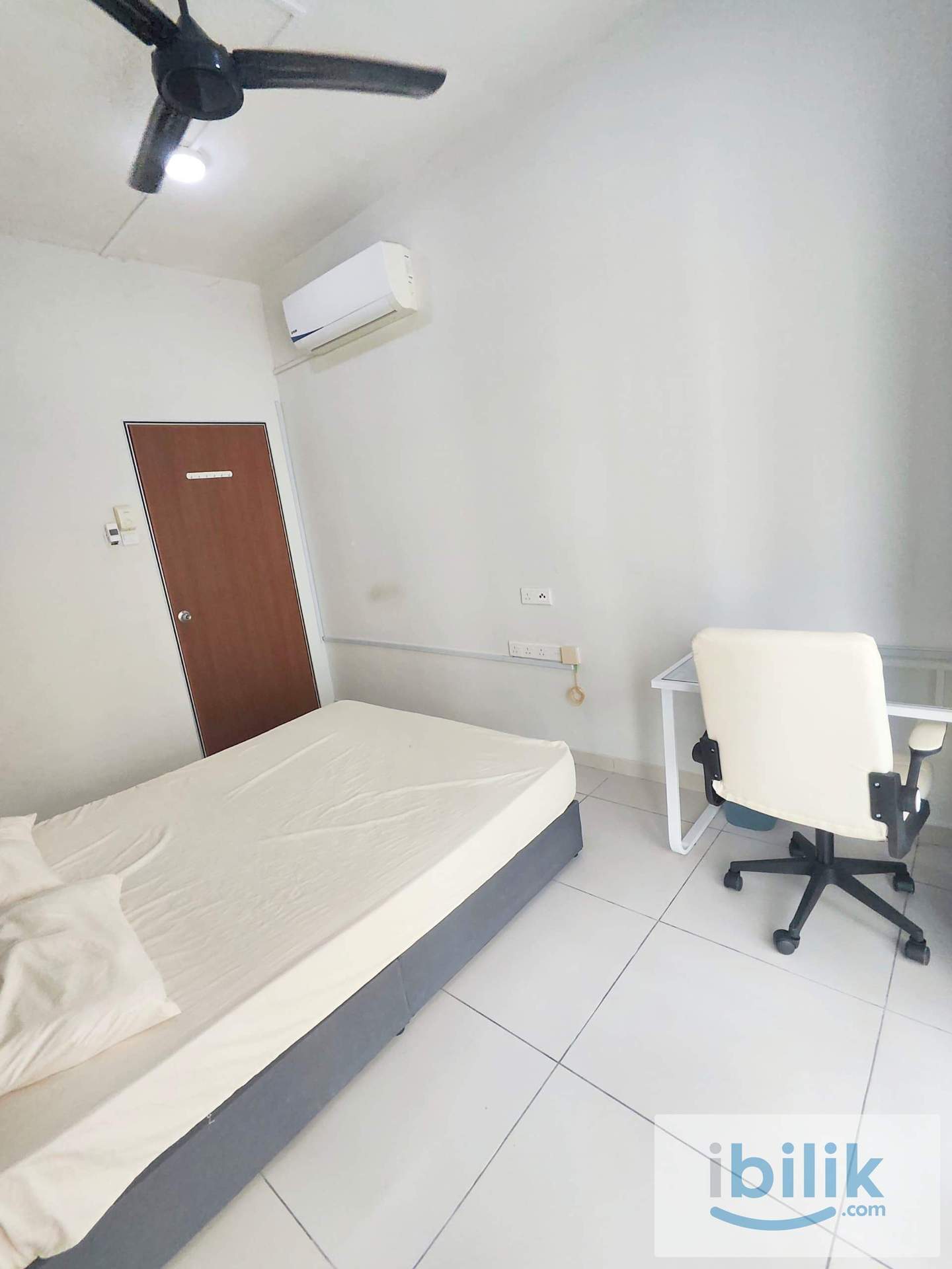 Middle Balcony Room for rent at The Andes - Image 2