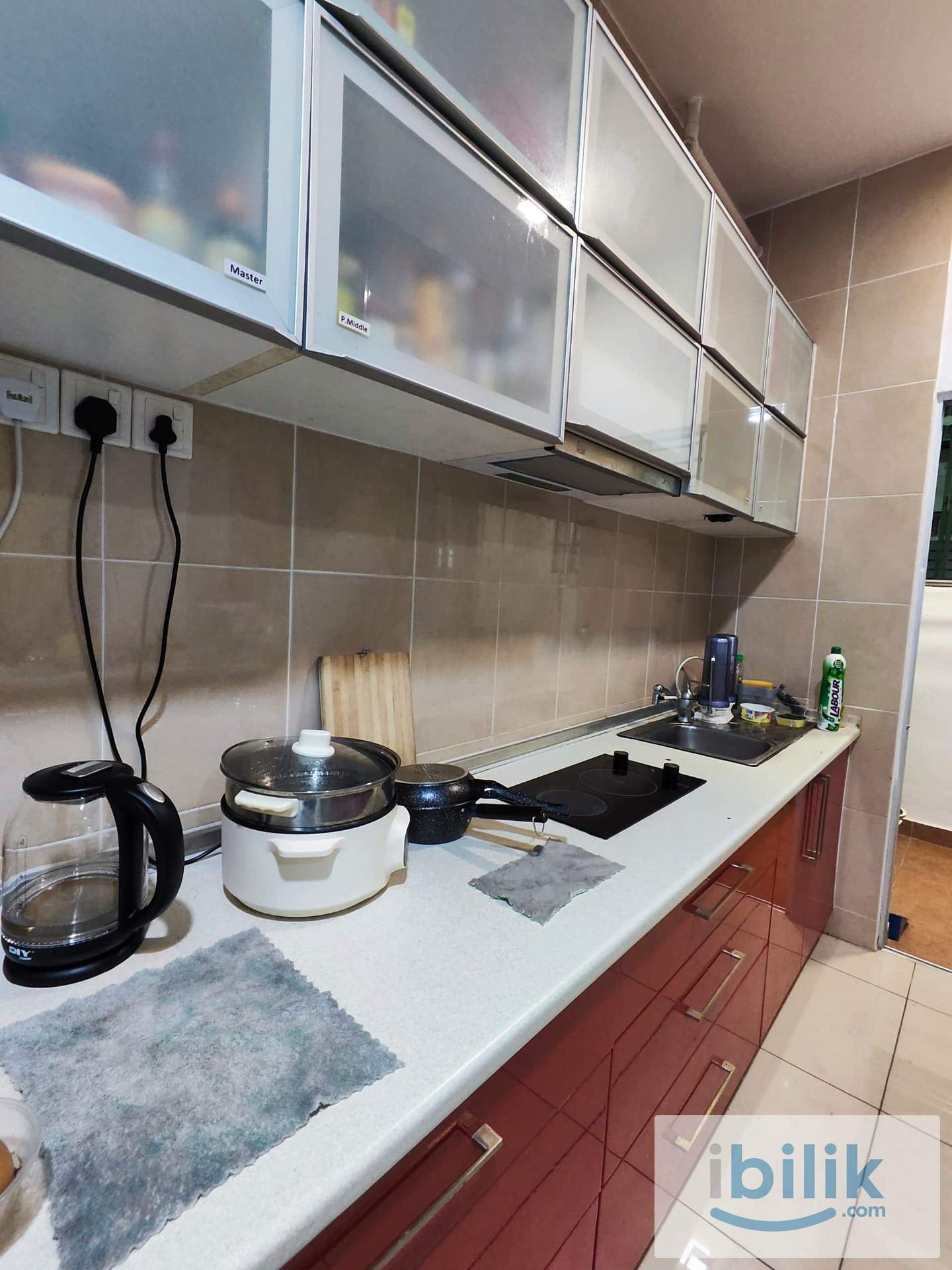 Middle Balcony Room for rent at OUG Parklane - Image 5