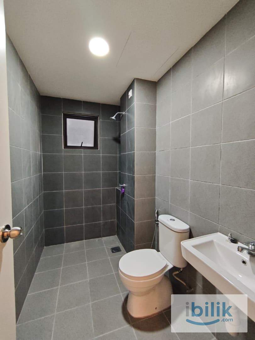 3r2b whole unit for rent at Vierra Residence, Kinrara - Image 9