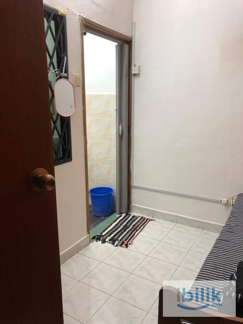 Bedroom [Small] with Attached Bathroom - Image 2