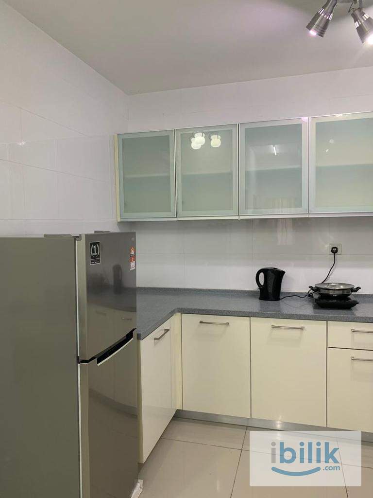 Fully Furnished with AC, WiFi, Cleaning Service Middle Room for RENT. - Image 1