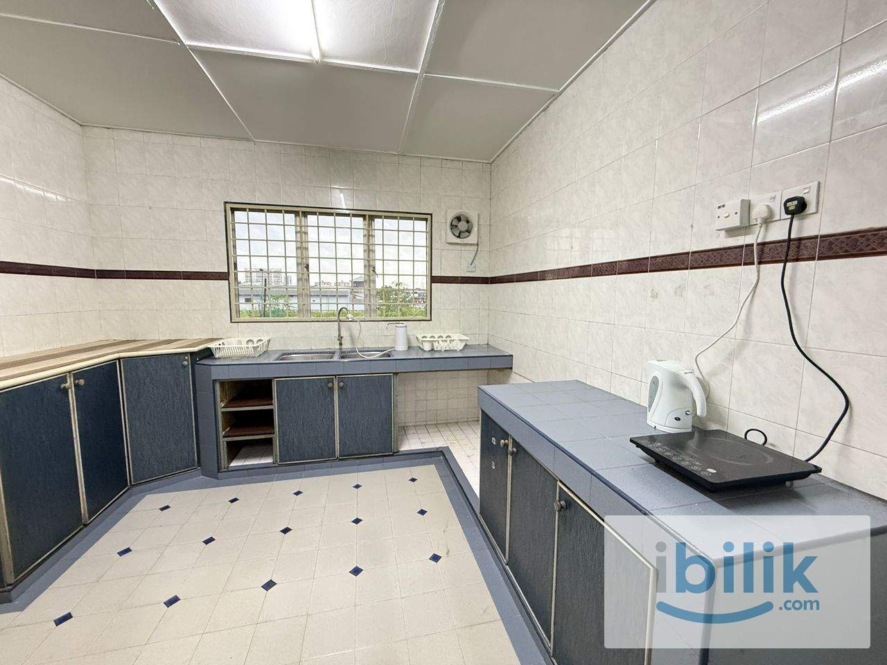 [MUSLIM UNIT] OWN BATHROOM, Fully Furnished with AC, WiFi, Cleaning Service Master Room for RENT. - Image 1