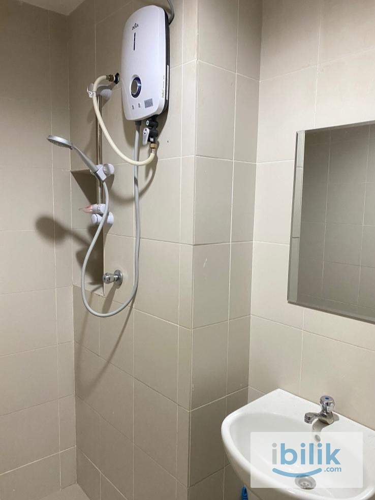 A Cozy Single room with AC, WiFi, Cleaning service for RENT. - Image 1