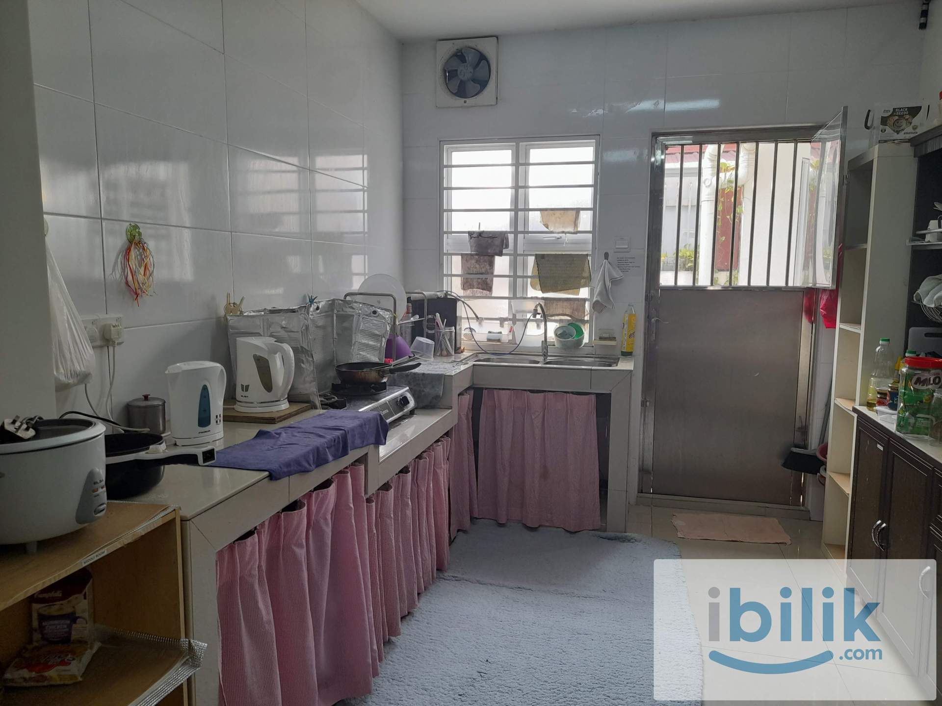 You May Like this Cozy Middle Room in Taman Seputeh, near MidValley, KL Sentral, Bangsar South - Image 6