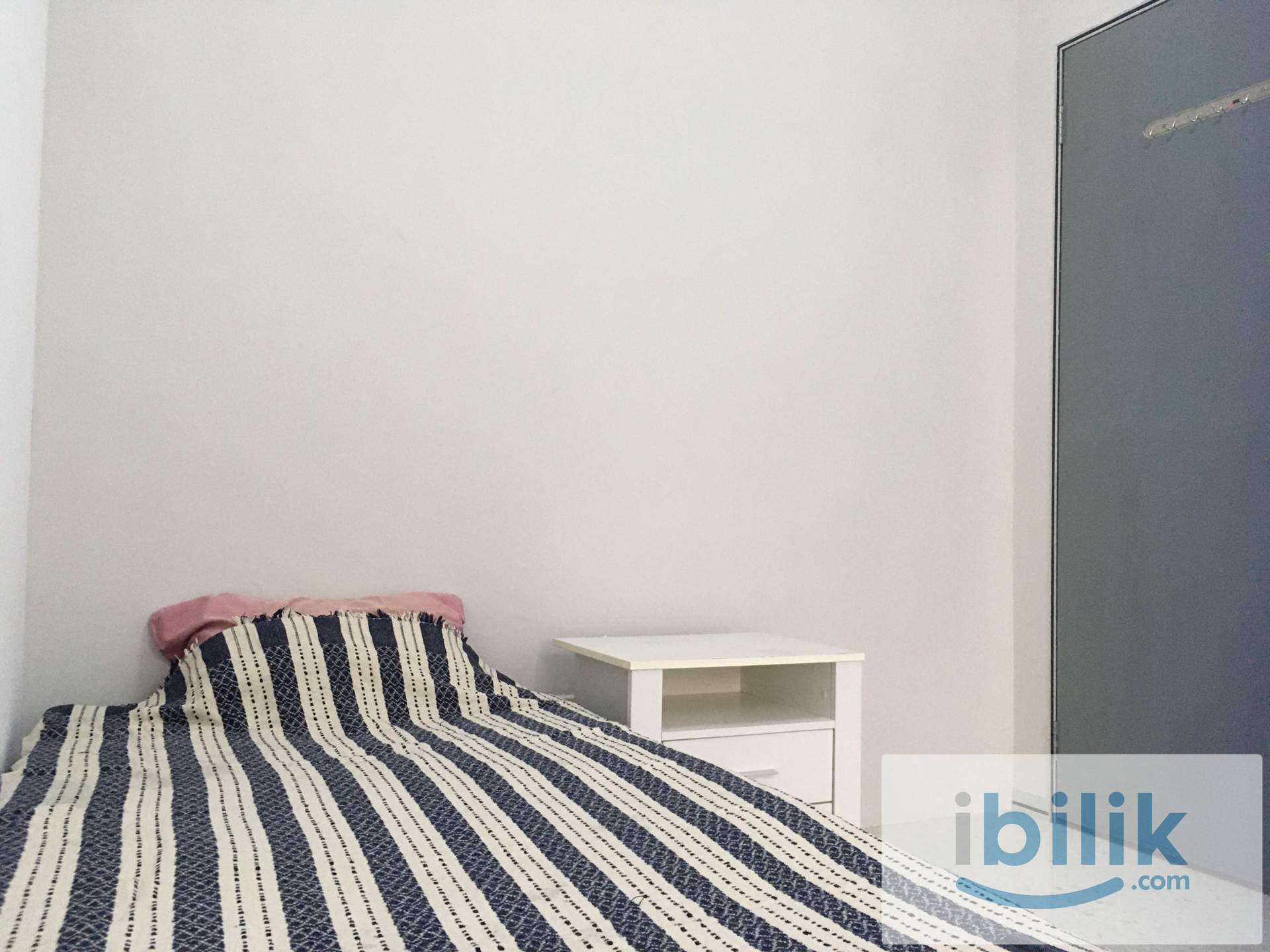 Enjoy Staying in the Cozy Master Room in Taman Seputeh, near MidValley, KL Sentral, Bangsar South - Image 1