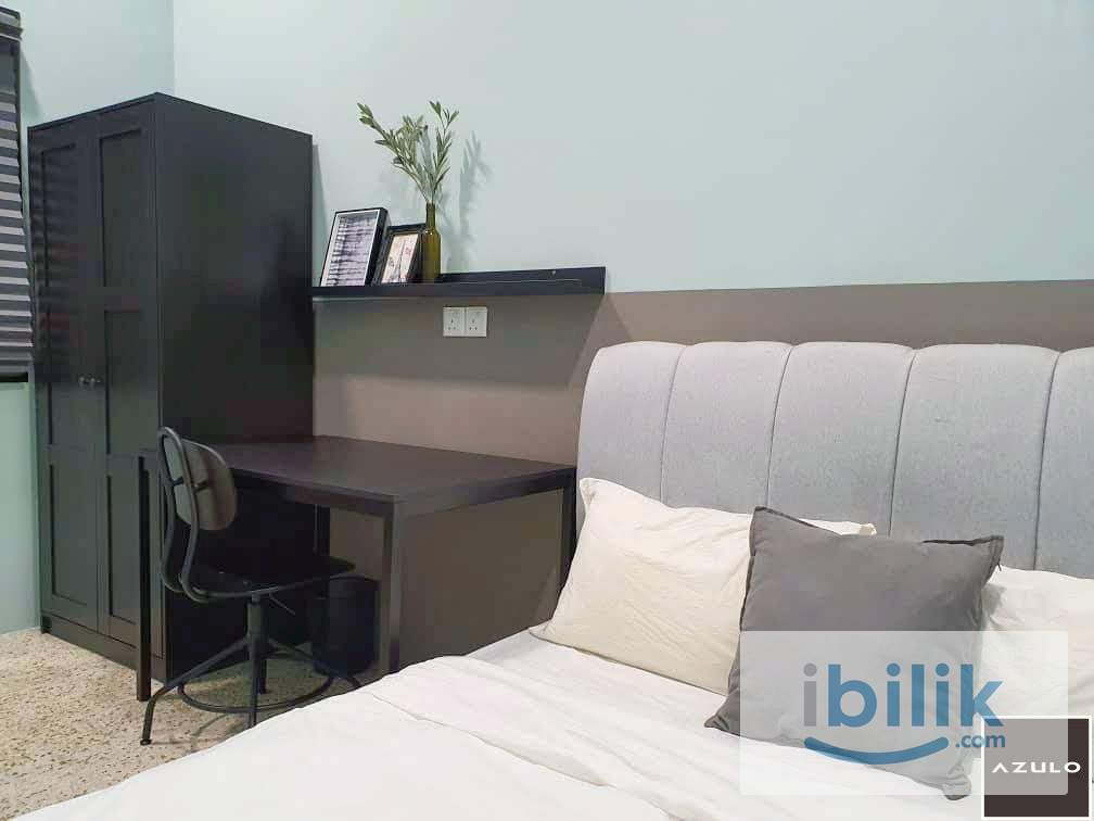 Middle Room @ Landed House, Jelutong - Image 1