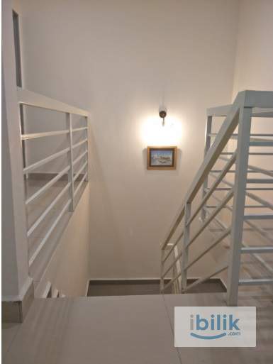 PJS 11/10 - Nice Master Bedroom For Rent with Daily Cleaner+Private Bathroom - Image 4