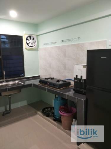 Nice Master Bedroom at PJS 11/10 - Double Storey Landed House+Private Bathroom - Image 2