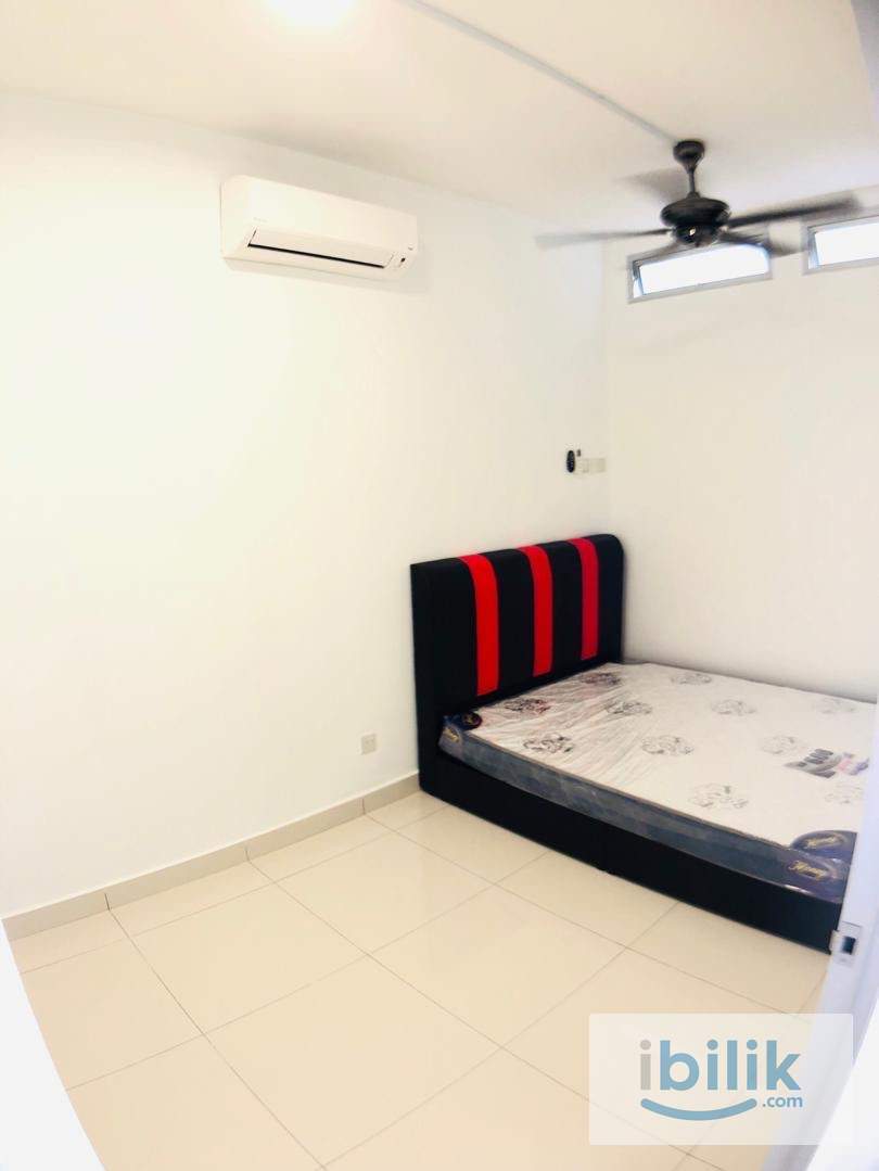 Single private bedroom walk to MRT station seri kembangan  - Image 3