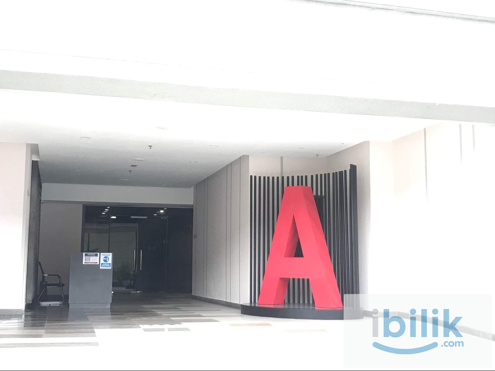 Single private bedroom walk to MRT station seri kembangan  - Image 4
