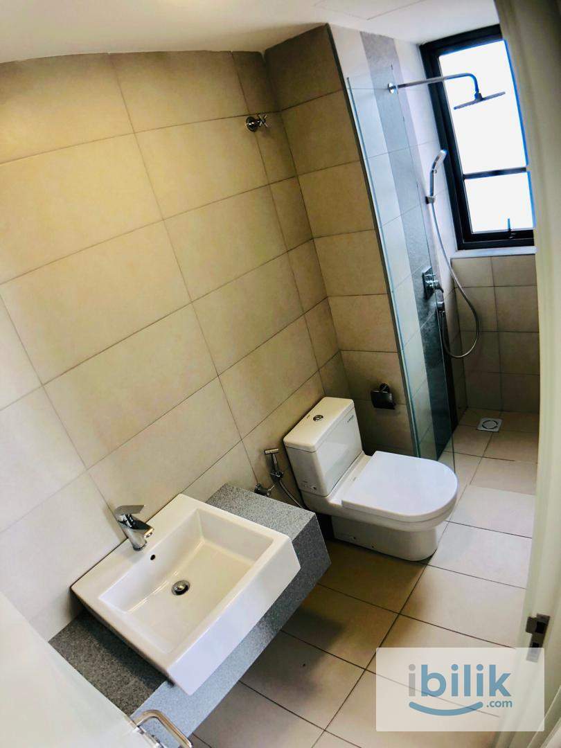 Single lady female unit, single bedroom with view  - Image 3