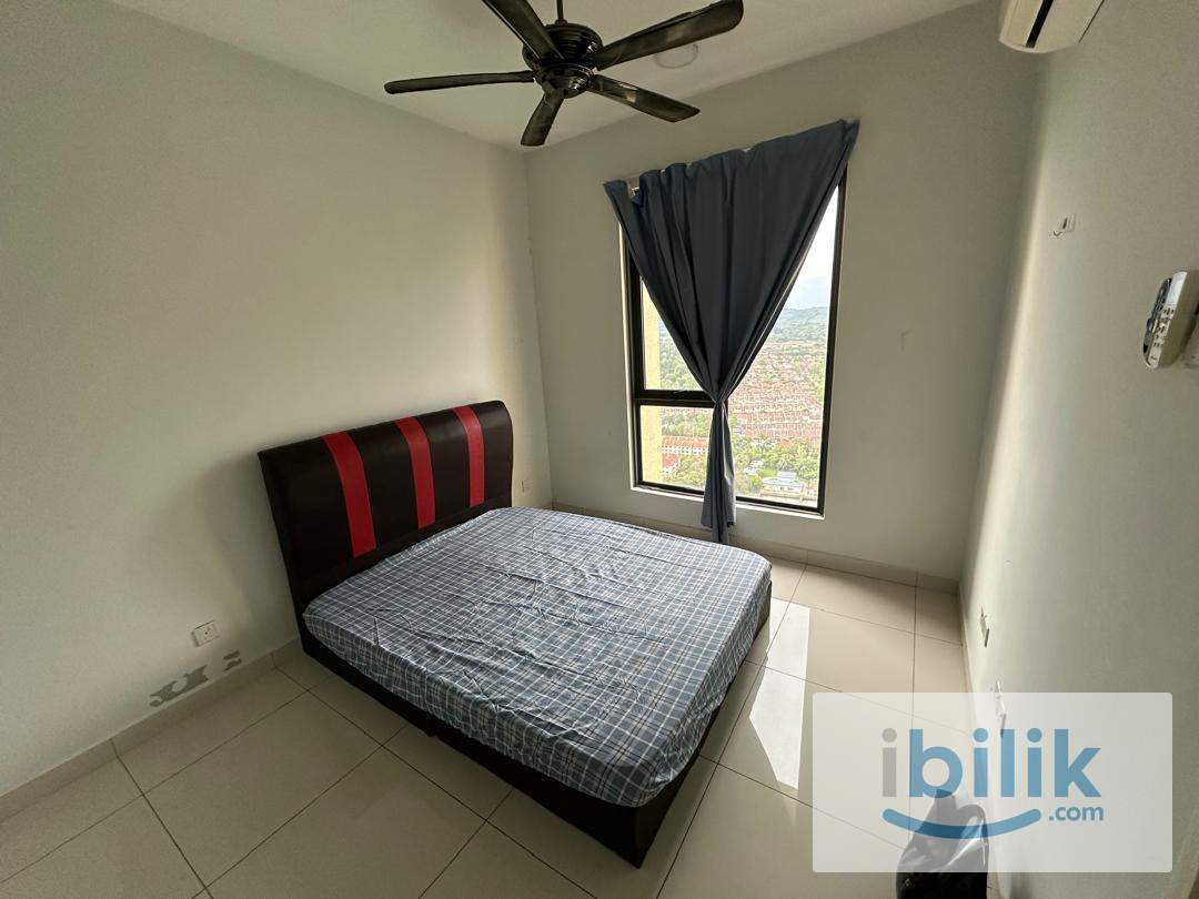 Female master bedroom next to MRT  - Image 5