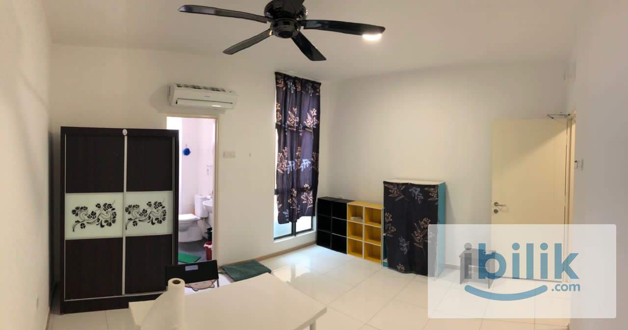 Studio corner unit with window  - Image 4