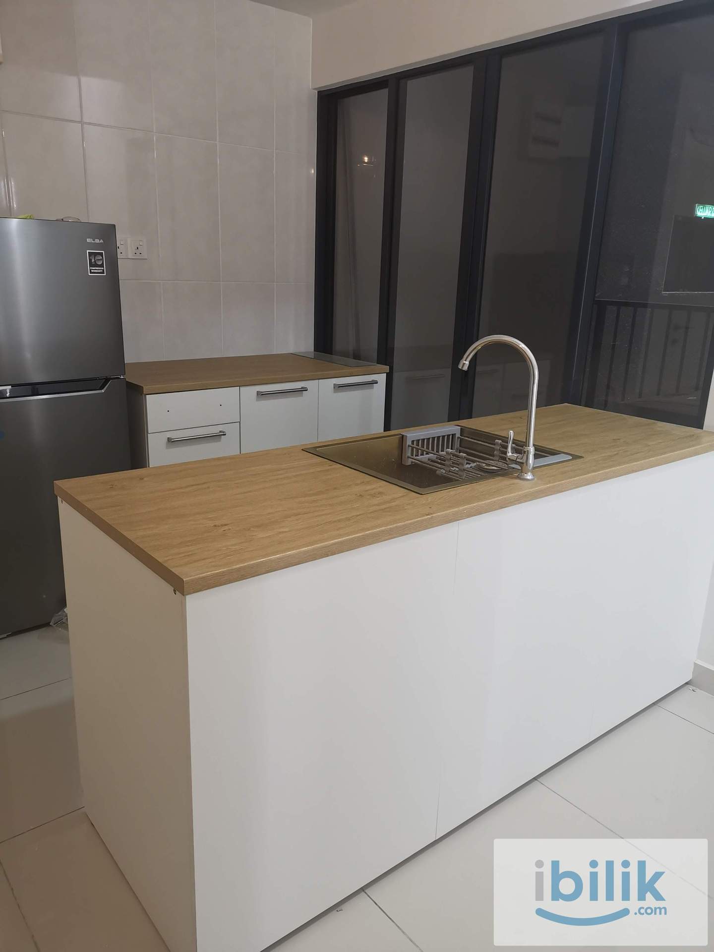 Medium room with aircond - Image 5