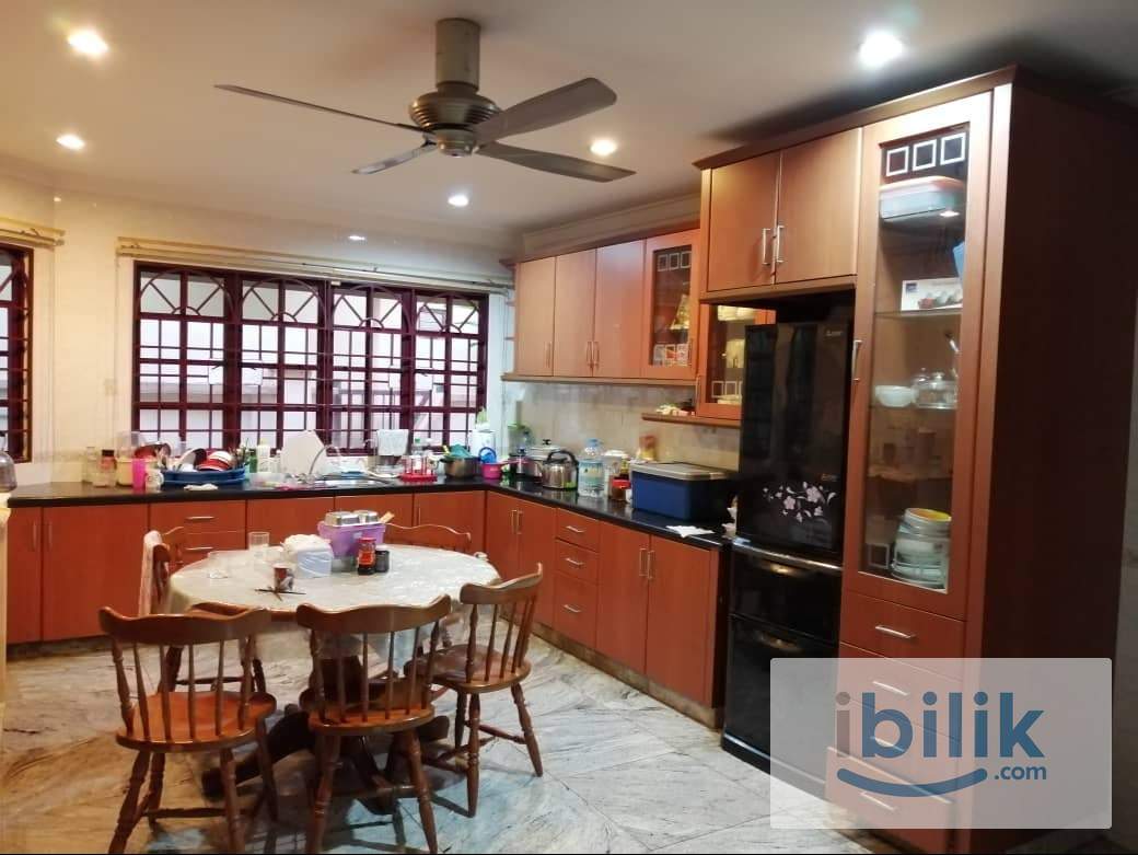 Bangalow Master room at 28 residency, Sunway Damansara - Image 6